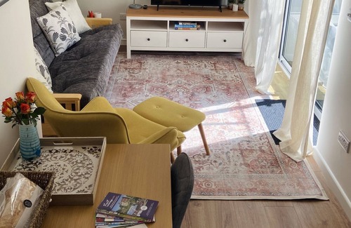 Royal Tunbridge Wells Cottage | The Garden Annex. A tiny home from home!