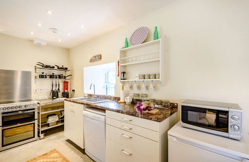 Dunblane Cottage | THE GARDEN COTTAGE, family friendly, with a garden in Dunblane
