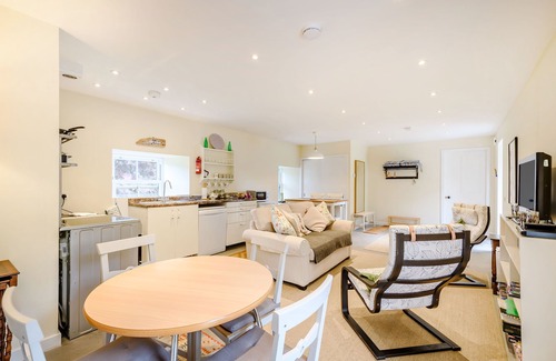 Dunblane Cottage | THE GARDEN COTTAGE, family friendly, with a garden in Dunblane