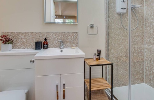 Piltdown Ski Chalet | The Garden Cottage in the beautiful Uckfield