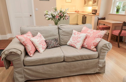 West Woodburn Cottage | THE GARDEN COTTAGE, romantic, luxury holiday cottage in West Woodburn