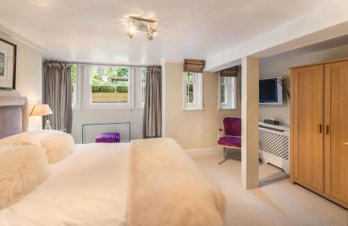 Palace Riverside Apartment | The Garden Flat