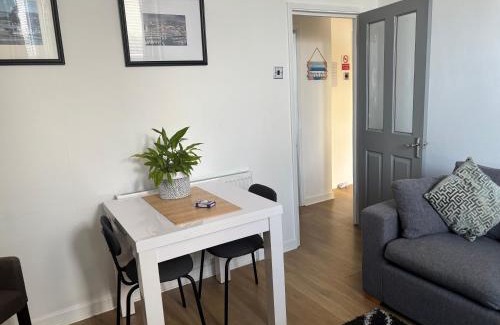Torquay City Centre Apartment | The garden flat
