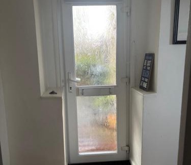 Torquay City Centre Apartment | The garden flat