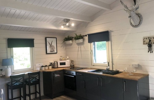 Upper Dicker Cabin | THE GARDEN LODGE AT BROADACRES