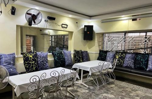 Mushin Bed & Breakfast | The Garden Residence