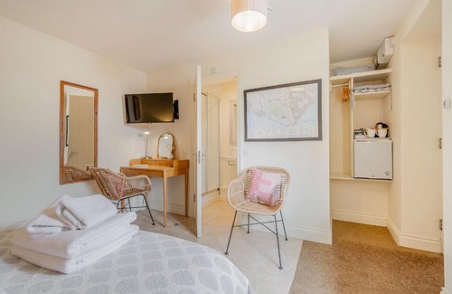 East Dean and Friston Cabin | The Garden Room