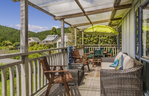 Onemana Cottage | The Gardener's Beach House - Onemana Holiday Home