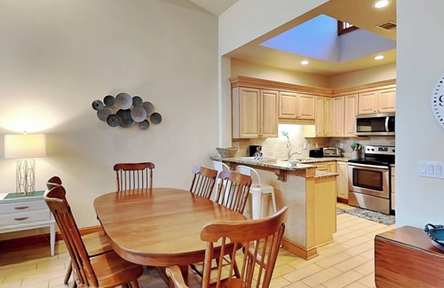 Tybee Island Condo | The Gardens 703 | Private Hot Tub, Two Pools