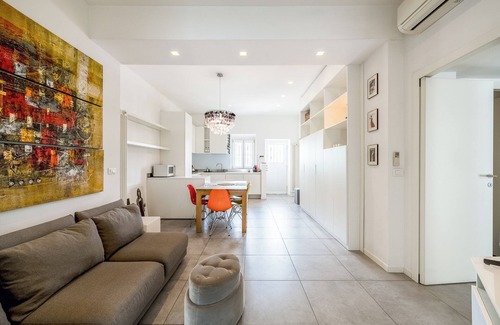 Porta Garibaldi Apartment | The Garibaldi Residence