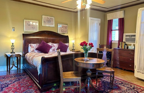 Adamstown Bed & Breakfast | The Garnet Room at the Amethyst Inn B&B jacuzzi Room with fireplace in Adamstown
