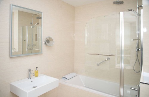 Mullinavat Hotel | The Garrandarragh Inn