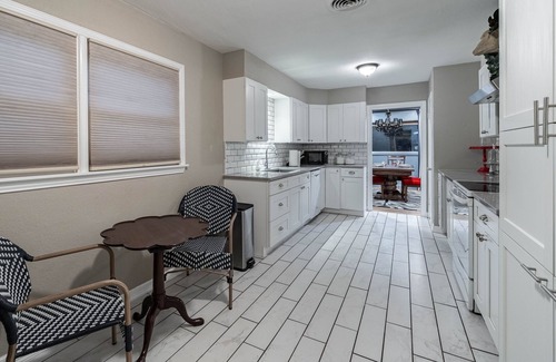 Lubbock House | The Gaston Haus - 4 Bedroom/2 Bath European Experience