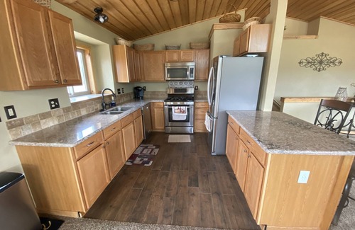 Alma House | The Gateway Cedar Lodge