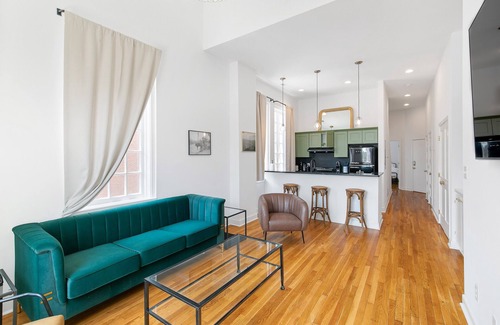 North Downtown Apartment | The Gatsby - 2 BR 2 BA on Downtown Mall with Amazing View