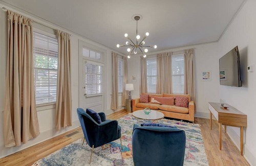 Columbia Apartment | The Gem of Bull Street Downstairs DT Apartment