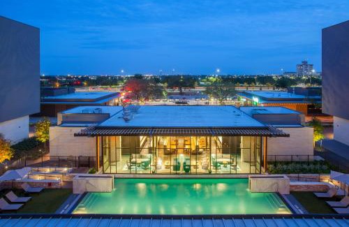 College Station Hotel | The George, by Valencia Hotel Collection