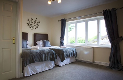 Ripley Hotel | The George Carvery & Hotel