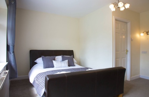 Ripley Hotel | The George Carvery & Hotel