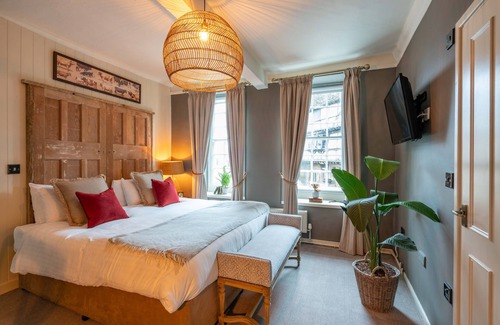 Norton St. Philip Hotel | The George Inn and The Plaine