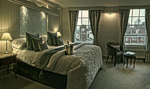 Robertsbridge Hotel | The George Inn