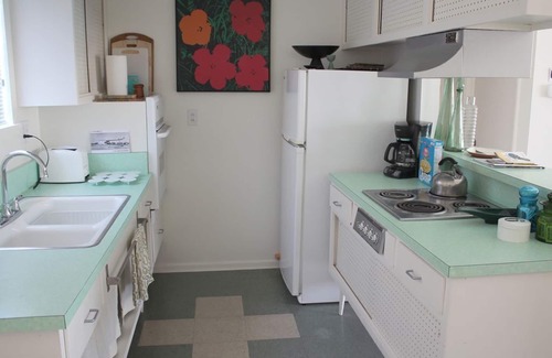 Desert Hot Springs Apartment | The Getaway 1BR #1: Pool, Mountain View, Kids/Pets welcome