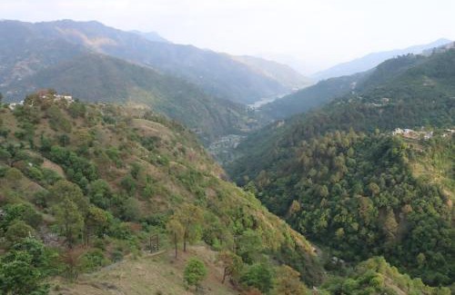 Kandaghat Hotel | The Ghungrees