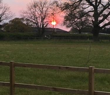 Chorlton-by-Backford House | The Gibbet Windmill pet friendly home & paddock