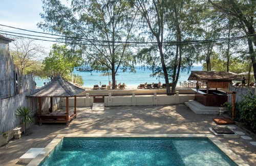 Gili Trawangan Villa | The Gili Beach Resort, 4 Bedrooms Villa Gili Trawangan - Beach Front