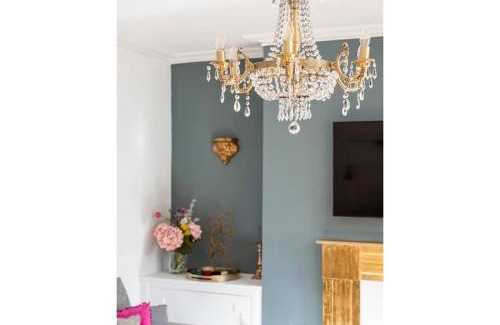 Upper Town Apartment | The Gilt