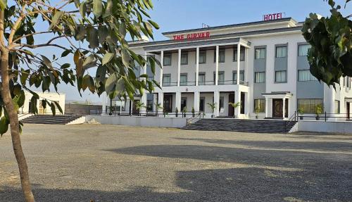 Beawar Hotel | The Girvar Hotel, Barr