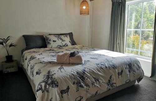Gisborne Bed & Breakfast | The Gisborne Club - Boutique accommodation