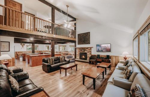 Warnick House | The Glacier Lodge - Perfect For Large Groups!