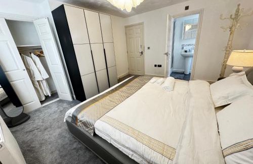 Bodelwyddan House | The Glan House