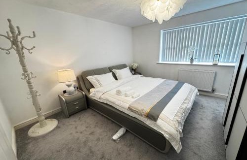Bodelwyddan House | The Glan House