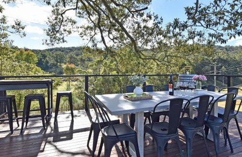 Mount View House | The Glass Ceiling 360 degree Mount View Hideaway