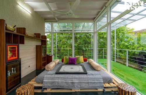 Anjaneri Villa | The Glasscape by StayVista - Hillside getaway with Pool and Indoor games