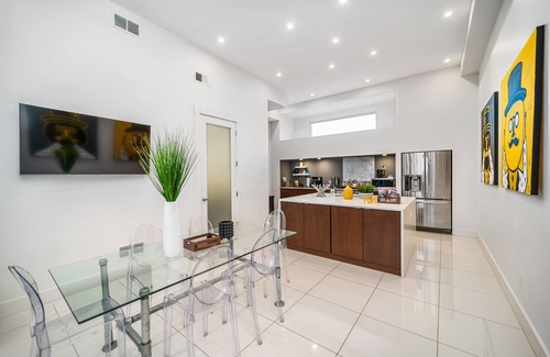 South Side Flats House | The Glassy House, Chic, Modern, 40ft Atrium, In South Side Pittsburgh
