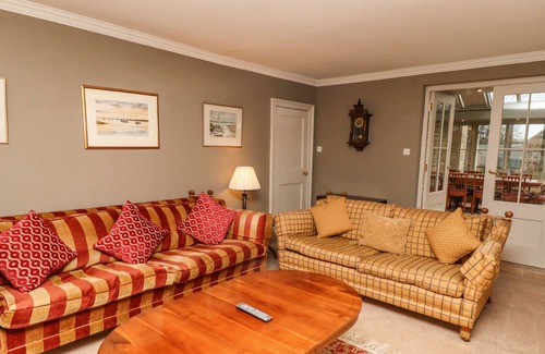 Sleaford Cottage | THE GLEBE, pet friendly, with hot tub in Burton Pedwardine