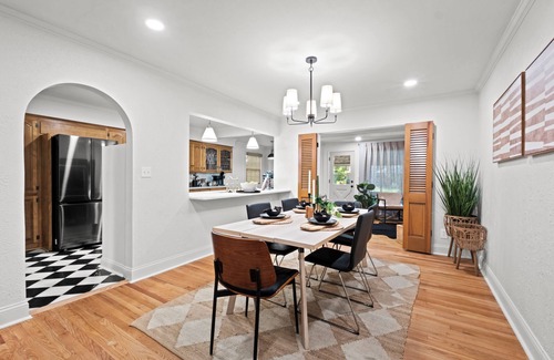 Mission House | The Glenwood - Reimagined Ranch in Mission, KS