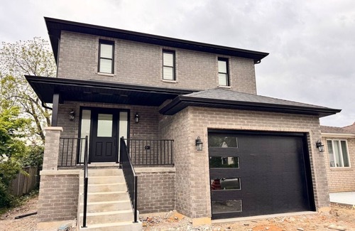 Riverside House | The Glorious Glidden Stunner/5bd 4bth with Patio