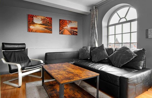Wrexham Apartment | The Glyndwr - Berwyn House | Central Wrexham