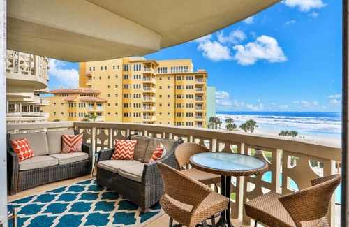 New Smyrna Beach House | The Golden Arms Condo Unit 406
