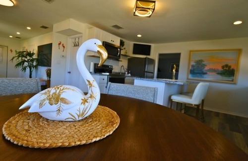 Flamingo Bay House | The Golden Flamingo – 2B/1Ba – Pool & Boat Ramp in Flamingo Bay
