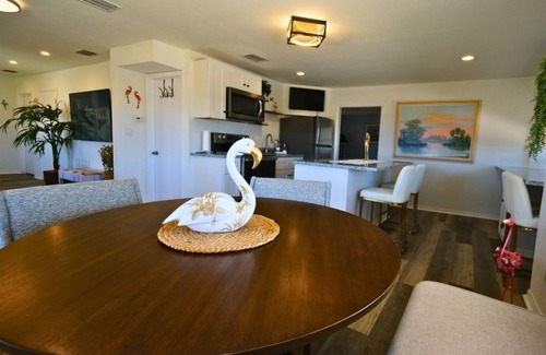 Flamingo Bay House | The Golden Flamingo – 2B/1Ba – Pool & Boat Ramp in Flamingo Bay