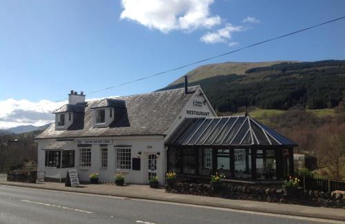 Lochearnhead Bed & Breakfast | The Golden Larches