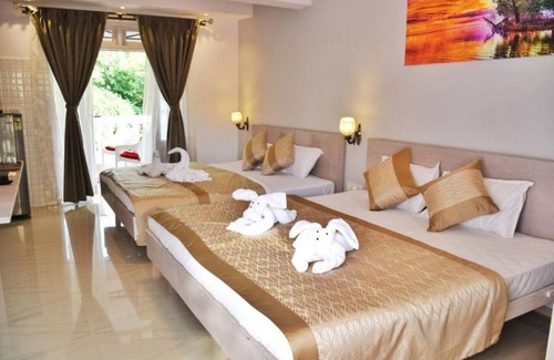 Calangute Hotel | The Golden Leaf Boutique Hotel - Deluxe Family Suite 1
