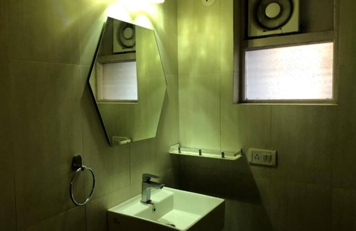 Calangute Hotel | The Golden Leaf Boutique Hotel - Deluxe Family Suite 1