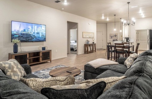 North by Northwest House | The Golden Paradise 2BR 2BA New Construction