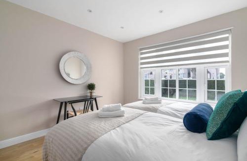 Golders Green Apartment | The golden place